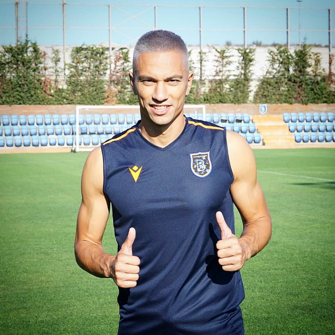 のインスタグラム：「Başlıyoruz... Şampiyonlar Ligi zamanı 😉 Hazırız @ibfk2014 💪🏽 #ChampionsLeague #YeniVizyonAynıHedef」