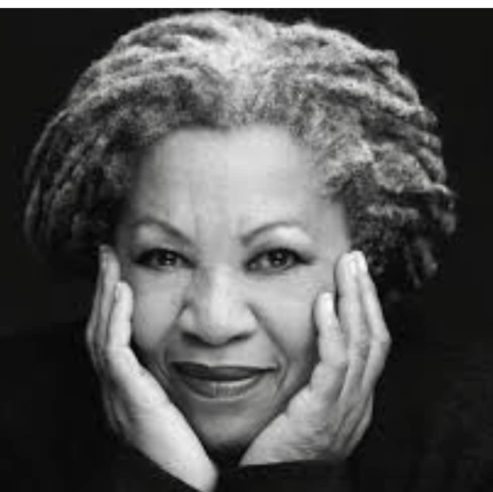 ナオミ・キャンベルさんのインスタグラム写真 - (ナオミ・キャンベルInstagram)「THANK YOU FOR OPENING UP OUR MINDS AND TAKING US THROUGH JOURNEYS LIKE NO OTHER . REST IN PEACE & POWER QUEEN #TONIMORRISON ♥️🙏🏾」8月7日 4時22分 - naomi