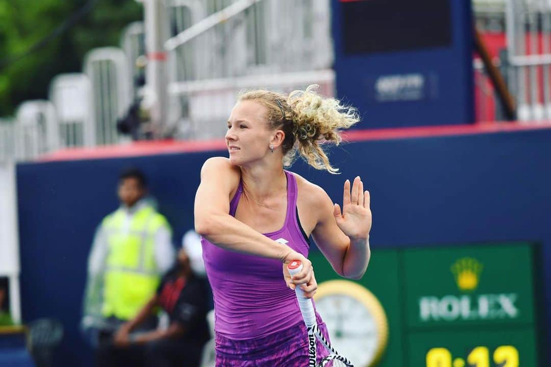 カテリナ・シニアコバさんのインスタグラム写真 - (カテリナ・シニアコバInstagram)「High five 👋🏻 into next 🎾 🇨🇦 #wta #lotto」8月7日 4時27分 - siniakovakaterina