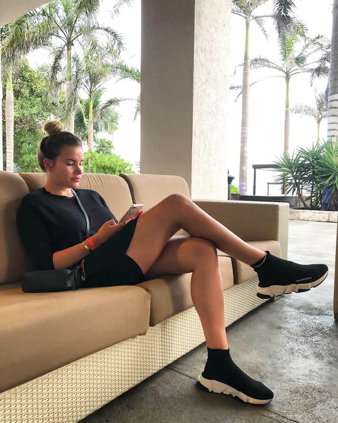 ジョージア・コウソウロウのインスタグラム：「Casual vibes only ✌️」