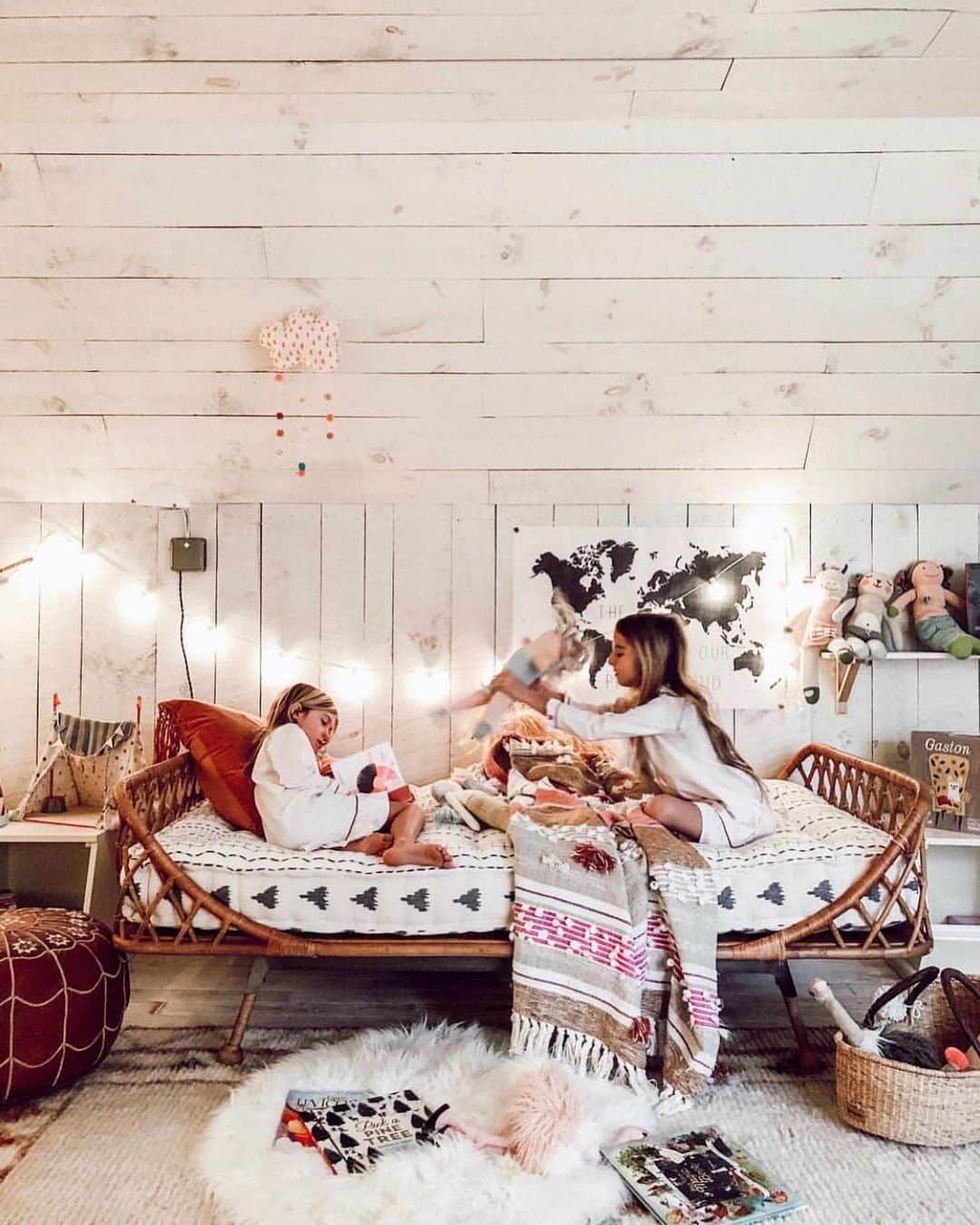 Anthropologieさんのインスタグラム写真 - (AnthropologieInstagram)「A perfect place to play pretend 🌜 Photo via @lovesarahschneider (link in profile to shop)」8月7日 10時01分 - anthropologie