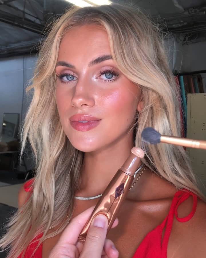 ブルーライフのインスタグラム：「hot for highlighter 🙌🏽 ❤️」