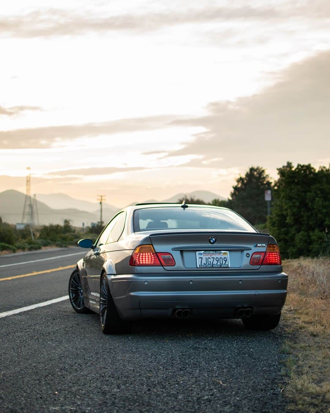 BMWのインスタグラム：「Perfect chemistry with the road. The third generation of the BMW M3. #BMW #M3 #BMWM #BMWrepost @e46_dap」