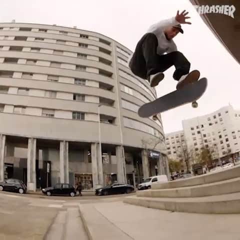 スラッシャーのインスタグラム：「👉🏽 @joorgesimoes new @volcomskate part is LIVE on ThrasherMagazine.com 🇵🇹 Filmed by @brycepagter」