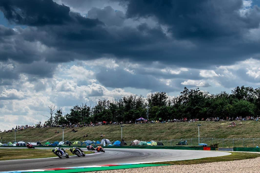 バレンティーノ・ロッシさんのインスタグラム写真 - (バレンティーノ・ロッシInstagram)「Brno Circuit,Czech republic  MotoGP Race 📸 @falex79 @mchphotocz 🎥 by @motogp」8月7日 5時12分 - valeyellow46