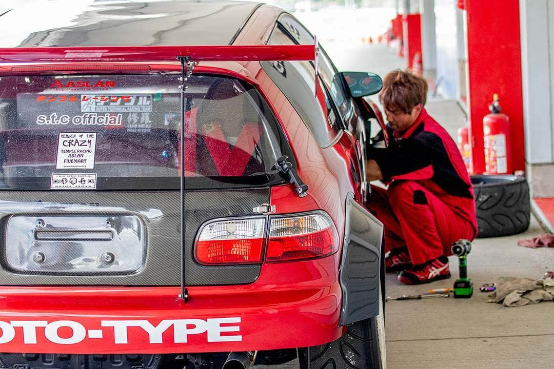 mistbahnさんのインスタグラム写真 - (mistbahnInstagram)「_ ASLAN K24Swapped Honda EG6 CIVIC _ Shot on 5-Aug 2019 "HONDA VTEC ONE MAKE RACE Rd.3" at Suzuka International Circuit car: @aslan_inc_japan tuner: @aslan_inc_japan driver: @tomo.temple.civic photo: @mistbahn _ _ Thank you ASLAN Tani-san ( @aslan_inc_japan ) for building my great tuned E07A engine spec.4 "Asuka". And thank you @aslan_inc_japan and @tomo.temple.civic for great support at Suzuka!!! _ _ JP) 2019年8月5日 鈴鹿フルコース(鈴鹿サーキット国際レーシングコース)、ゼロファイターさん主催「HONDA VTEC ONE MAKE RACE Rd.3」。 ASLAN 谷さん、私のビートの素晴らしい新E07A改エンジンSpec.4「飛鳥」のビルドを感謝します！ 谷さん、TOMOさん、鈴鹿でのサポート、ありがとうございました！ _ _ #hondavteconemakerace #zerofighterautocustom #suzukacircuit #suzukainternationalcircuit #鈴鹿サーキット #trackcarbuild #becauseracecar #シビック #ホンダシビック #civic #hondacivic #egcivic #eg6 #kseries #k24 #k24a #kswapped #trackcar #timeattack #timeattackjapan #aslan #アスラン #aslan_inc_japan #osakajdm #kanjo #kanjozoku #templeracing #advan #a050 #hondasontrack」8月7日 6時04分 - mistbahn