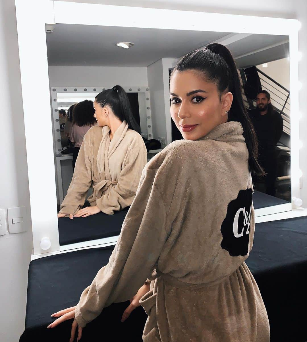 Gabriela Salesさんのインスタグラム写真 - (Gabriela SalesInstagram)「Por que choras Kim Kardashian?」8月7日 6時44分 - ricademarre