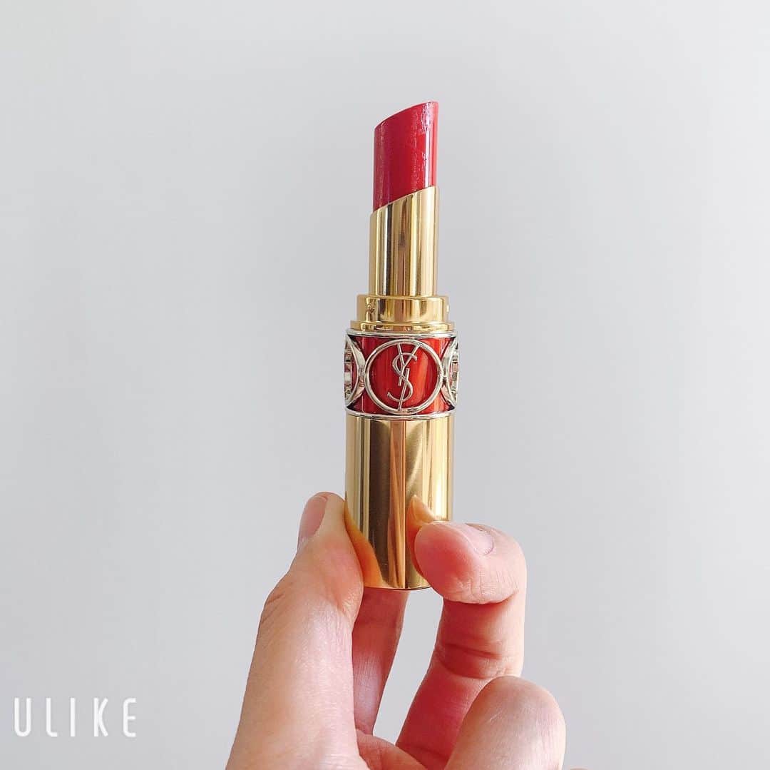 ryuu79hinaのインスタグラム：「newin～💄💕 ・ ・ イブサンローランの#ルージュヴォリュプテシャイン  色は…101(限定)メイキットバーン❤️ ・ ・ スワイプ▷▶︎▷▶︎ ・ お友達の誕プレの時に自分にも 刻印も入れちゃった…♡ETSUKO ・ ・ クリアな赤で発色よし◎ 滑らかな塗り心地が好き💋 持ってるだけで女子力アップ⤴︎︎︎💕 ・ ・ ━━━━━━━━━━━━━━━」