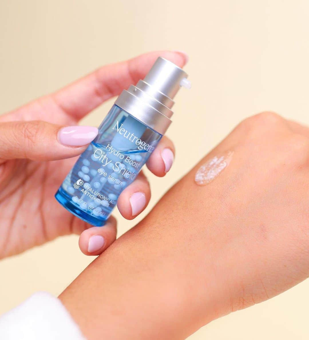 Target Styleのインスタグラム：「It's a hot summer. ☀️ Stay hydrated with this cult-favorite serum. Your skin will thank you. 💧 #HyaluronicAcid」