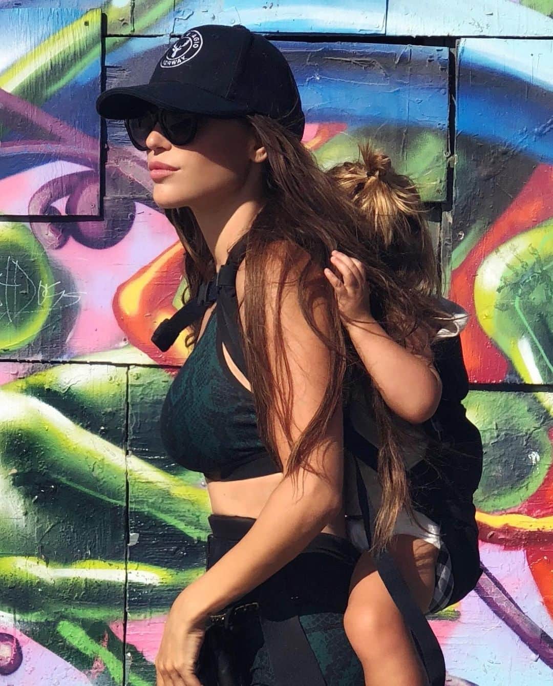 ヨランテ・ヴァン・カスベルヘンのインスタグラム：「❤️💛💜🧡💚」