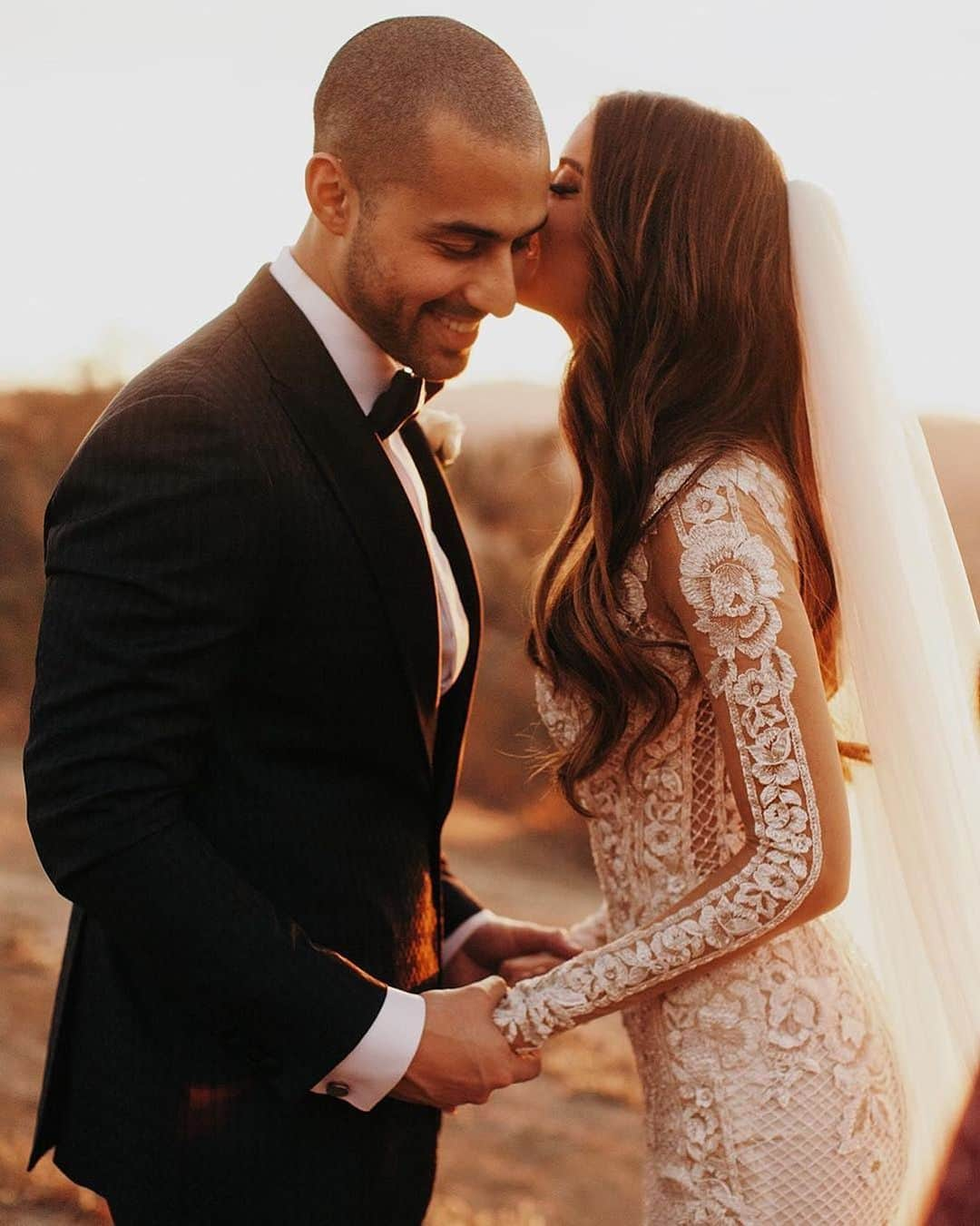 Galia Lahavさんのインスタグラム写真 - (Galia LahavInstagram)「Listen, do you want to know a secret? | We love this shot of our #GLBride @lauren_rote in this adorable moment wither husband @edmond23 #GLCouture 📷 @jordanvoth」8月7日 7時13分 - galialahav