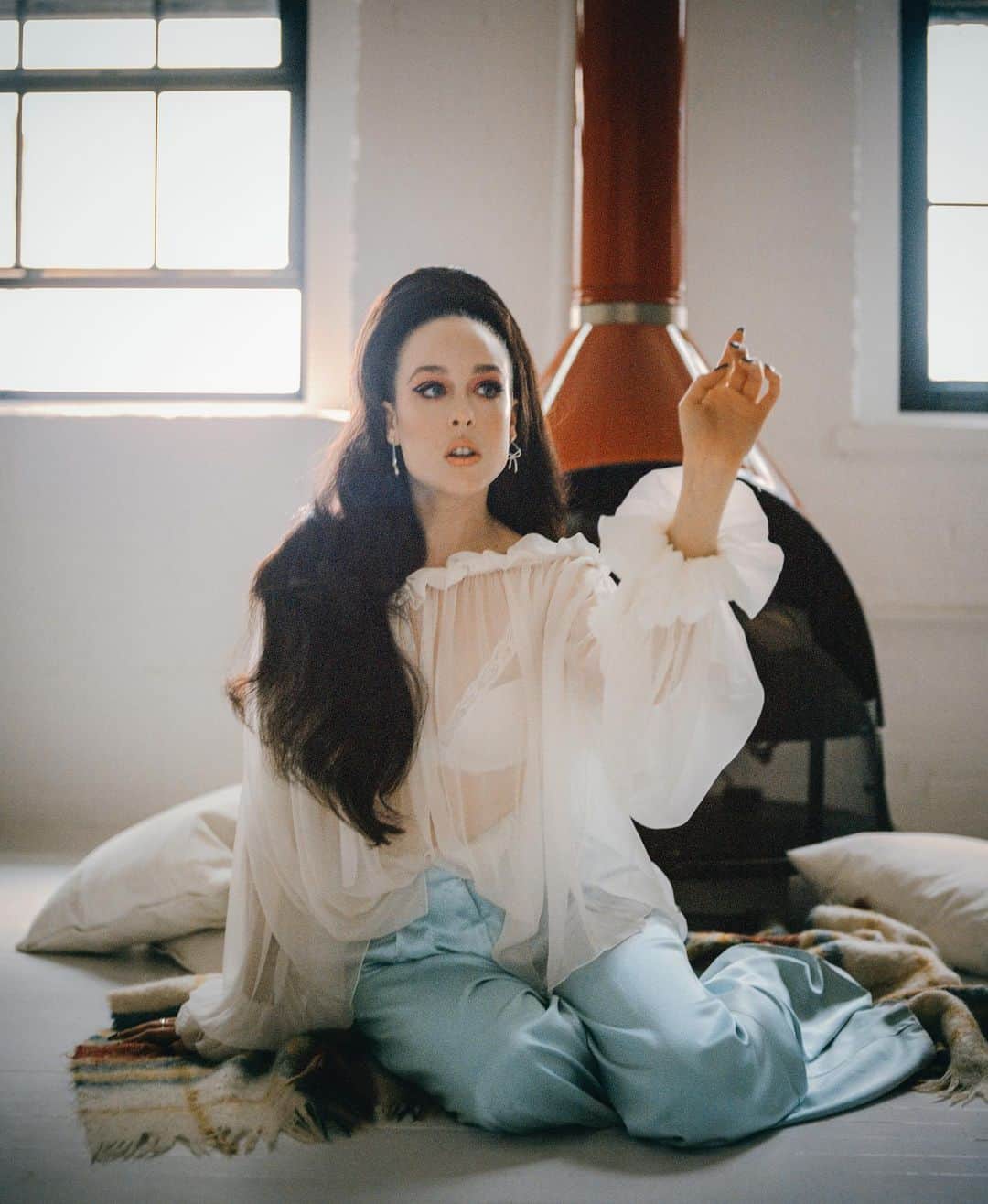 アリー・エックスのインスタグラム：「Priscilla Presley could never.... actually she prob could. For @hungermagazine 📸 @stevensanazco」