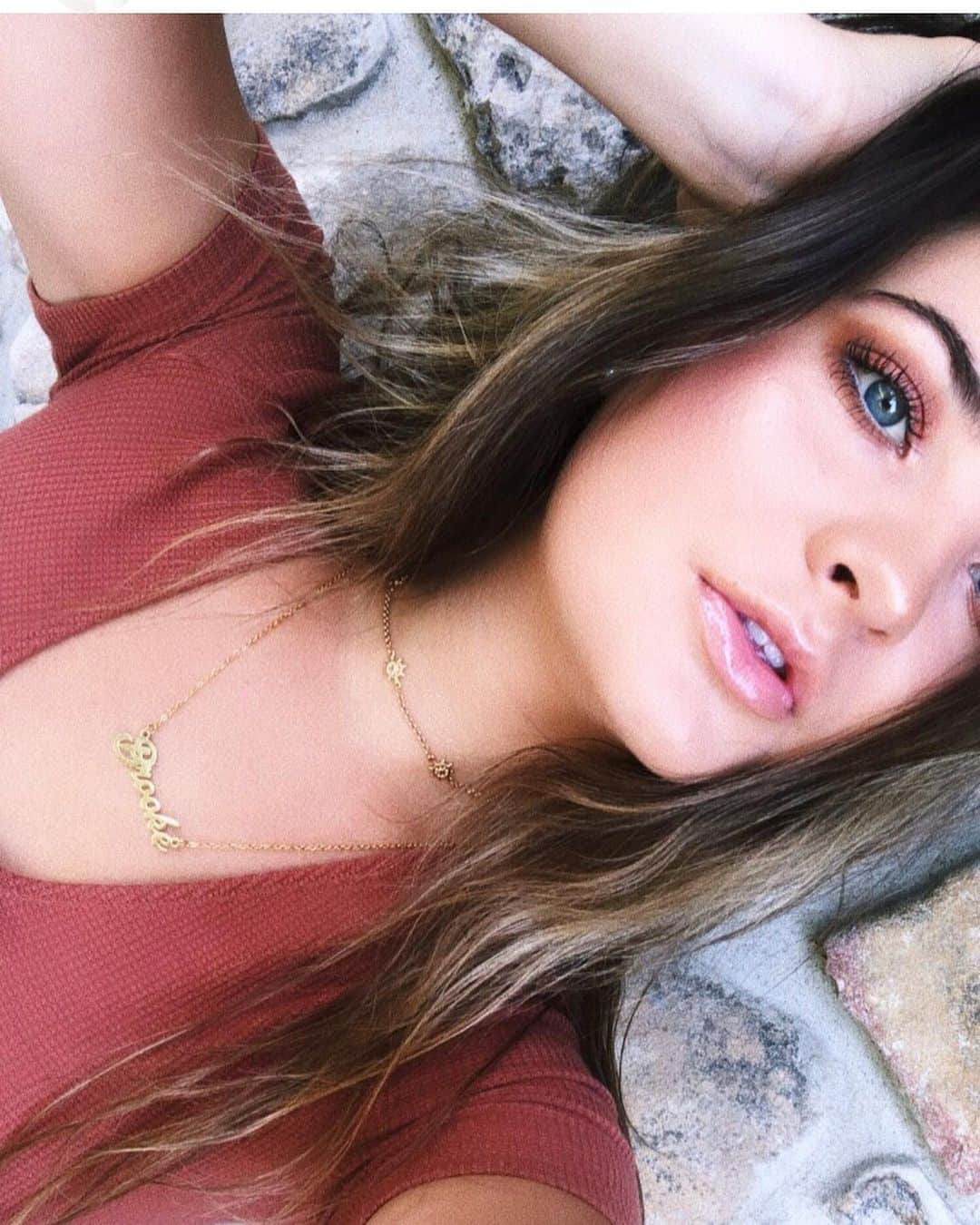 Brooke Marie Hylandのインスタグラム：「Only have eyes for you👀 • • Ft. My custom necklace from @lovedjewels — get yours for 10% off using my code, “Brooke” ✨」
