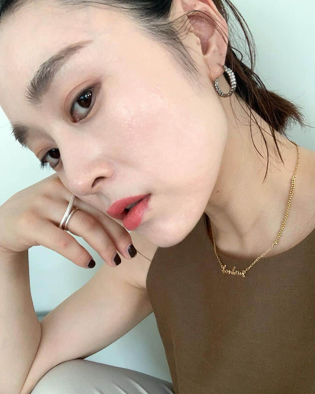 長屋なぎささんのインスタグラム写真 - (長屋なぎさInstagram)「SILVER×GOLD ミックスするのも好き。 . pierce: @ader_official × @nagisanagaya  necklace: @ader_official × @nagisanagaya  ring: @blanciris_official  ____________________________________」8月7日 8時15分 - nagisanagaya