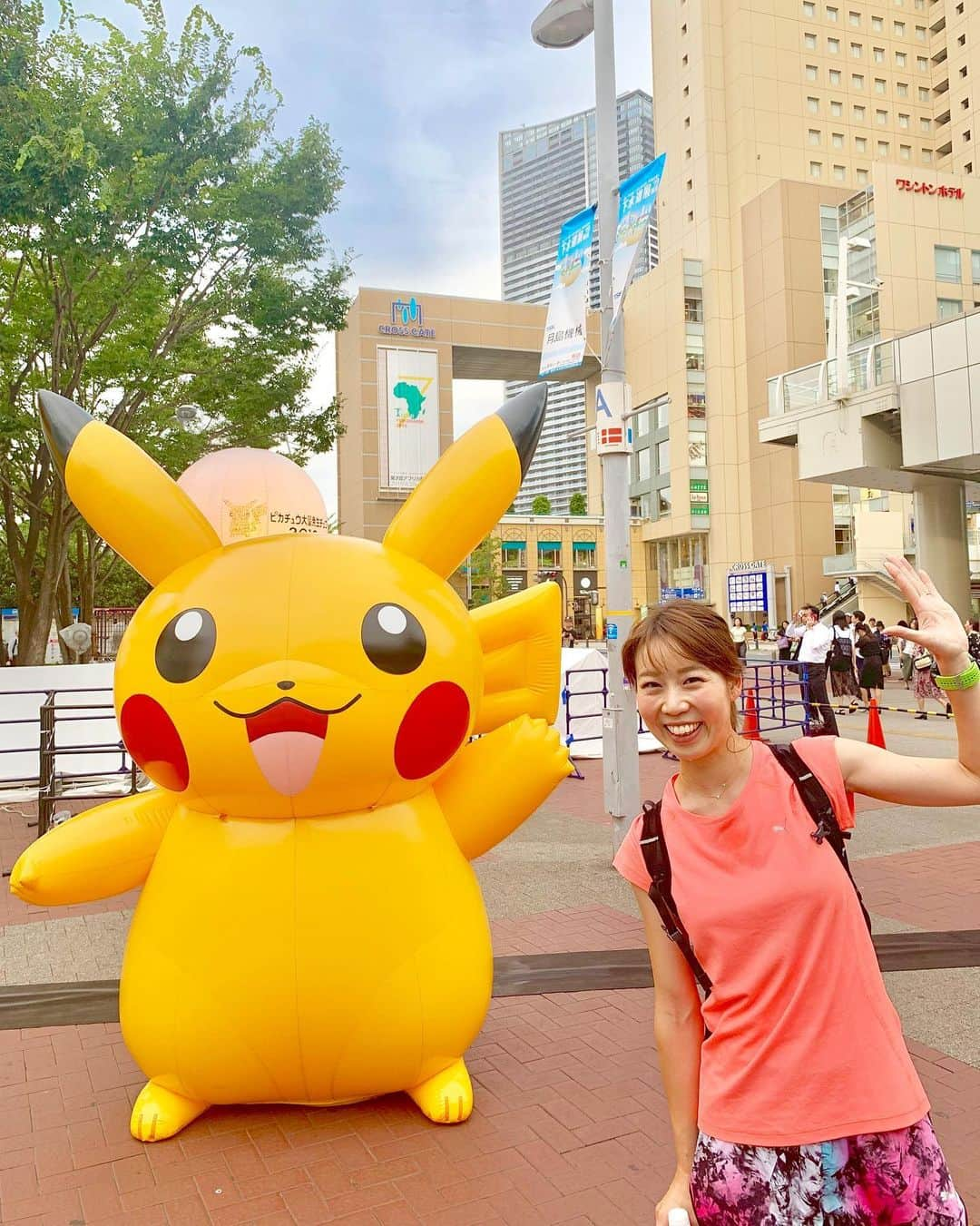 中橋舞さんのインスタグラム写真 - (中橋舞Instagram)「. 帰宅ラン🏃‍♀️ 横浜ピカチュウ⚡️大量発生中！ かーわーいーい❤️ ピカピカ〜♪ . . ポケモンをゲームボーイで夢中でやったポケモン世代🙋‍♀️ #赤青緑の初代世代 . . #ピカチュウ好きでライチュウに進化させなかった人 . . #まいrun #run #running #run #ランジョ #ランニング女子  #running #ランニング #横浜ヲ走る #横浜ラン #ダイエット #diet  #帰宅ラン #横浜ランナー #ランスタグラム #puma #ignitetokyo」8月7日 19時09分 - mai_nakahashi