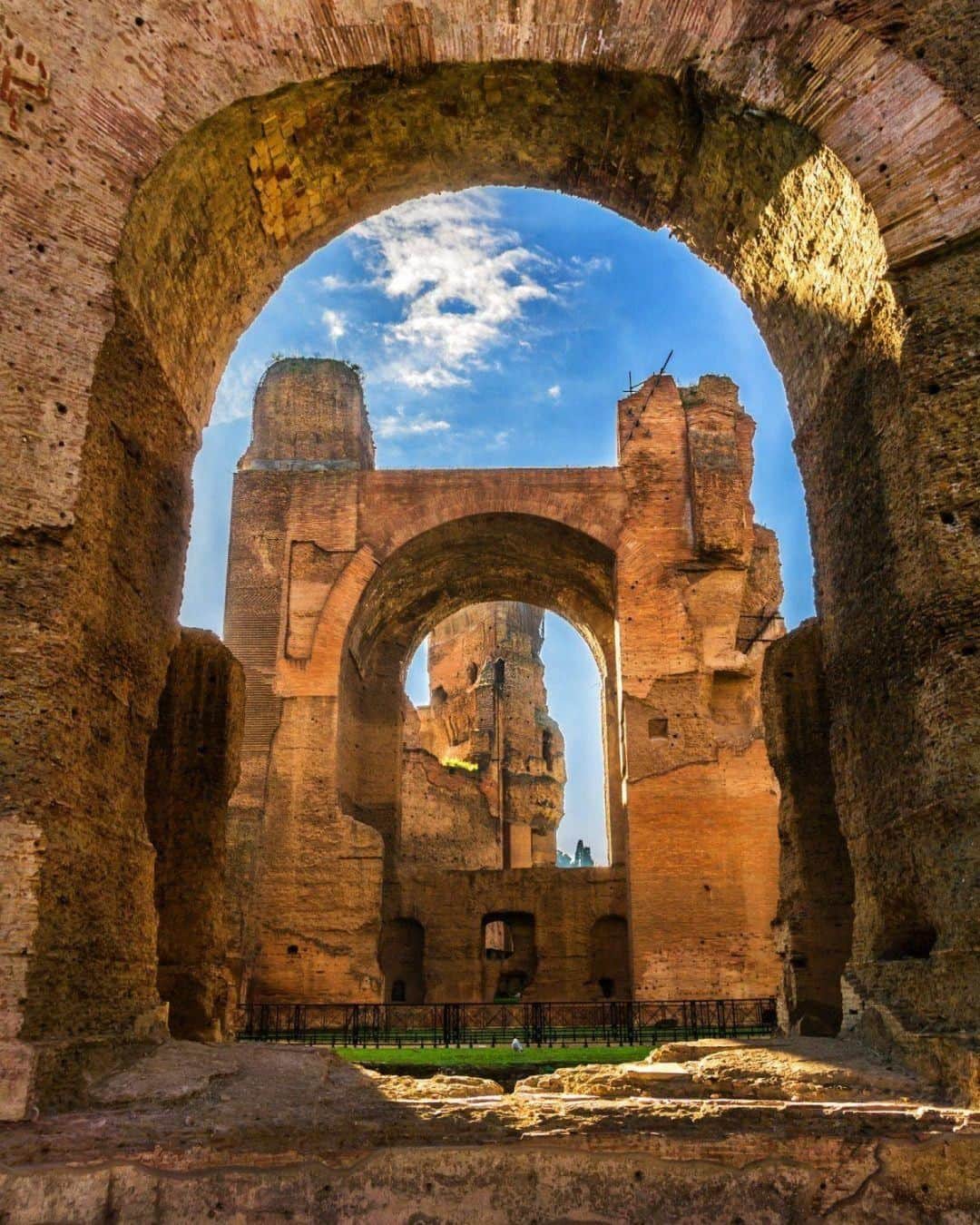 Lonely Planetさんのインスタグラム写真 - (Lonely PlanetInstagram)「#Rome's Caracalla Baths are an incredible sight to behold, but these ancient ruins have recently had a narrow escape from the hands of commercialism. In an effort to preserve Rome's cultural identity, Italian officials recently banned the construction of a #McDonald’s outlet, set to open on a private site next door to the baths... Tap our link in bio to find out more!」8月7日 19時15分 - lonelyplanet