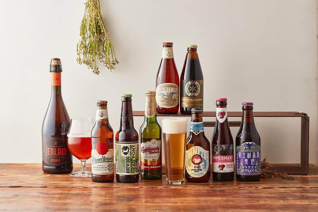 フィガロジャポンさんのインスタグラム写真 - (フィガロジャポンInstagram)「ついに夏本番、ビールがおいしい季節！ より楽しく味わうために、あらゆるお酒に精通する友田晶子さんがビールの基本を解説します。 photo : @tetsuo_kitagawa  stylisme : @mariko_hrmt  #figarojapon #beer #craftbeer  #ビール #クラフトビール」8月7日 17時45分 - madamefigarojapon