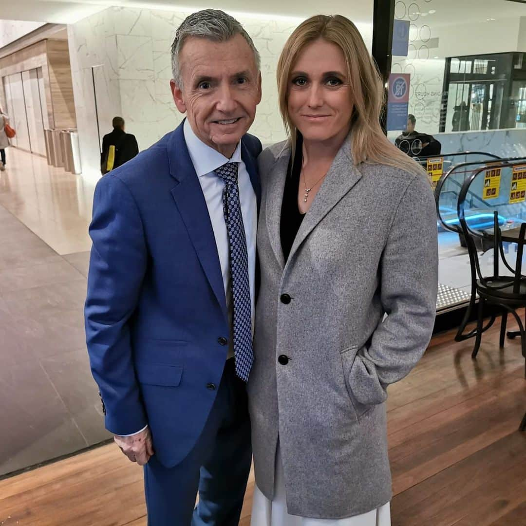 サリー・ピアソンさんのインスタグラム写真 - (サリー・ピアソンInstagram)「Bruce, thank-you for always being one of my biggest supporters 💕 For those who don’t know, Bruce McAvaney is the 🐐 of Sports Broadcasting in Australia 🇦🇺 and is a champion in his own right. Thank you Bruce, for flying to Sydney and being right by my side to share the announcement with Australia on live breakfast TV 🙌」8月7日 17時54分 - sallypearson