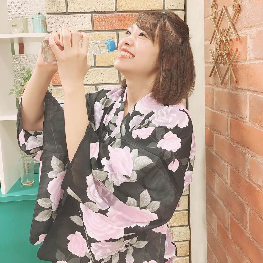 のインスタグラム：「シネマナビゲーション収録でした🍺今回は夏休みぴったりの映画ということで浴衣で🙋また浴衣を着る機会があるんだな…🙊🐖🎉🧐🍺今月は23日深夜です😎📽 #浴衣 #ラムネ #夏 #夏祭り #夏祭りコーデ #映画 #シネマ #シネマナビゲーション #トイストーリー #おっさんずラブ #ライオンキング #天気の子 #小栗旬 #nagasaki #nagasaki365 #長崎 #長崎市 #女子アナ #アナウンサー #アナウンサー衣装」