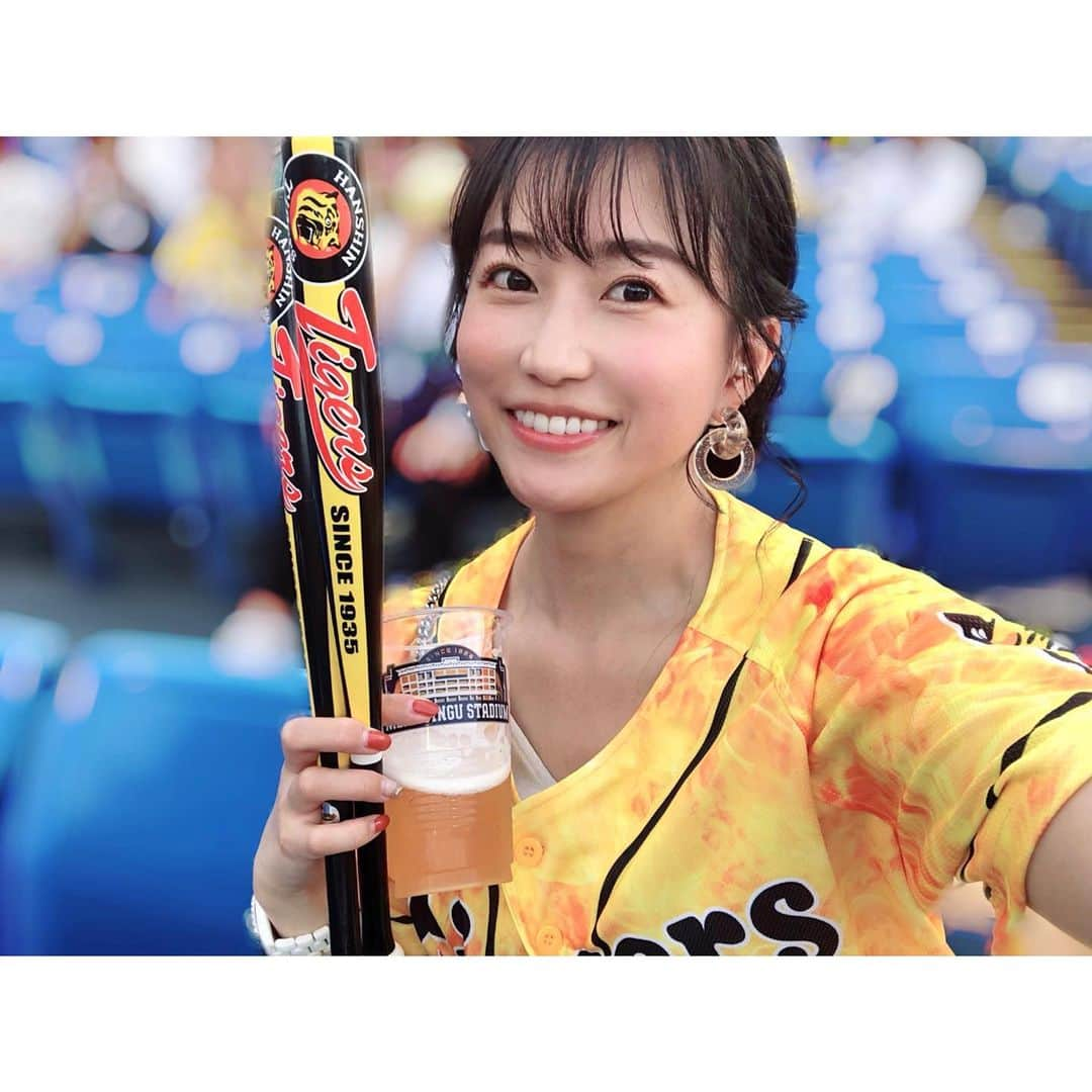 津田麻莉奈さんのインスタグラム写真 - (津田麻莉奈Instagram)「今日は勝つ！！！！！ ⁑ #2日連続 #連闘 #今日こそは #勝利の女神になれるかな #阪神タイガース #阪神ファン #野球 #野球好き #神宮球場  #明治神宮球場 #ウル虎の夏  #ウル虎の夏2019 #hanshintigers #まりなる #津田麻莉奈」8月7日 18時01分 - tsudamarinal