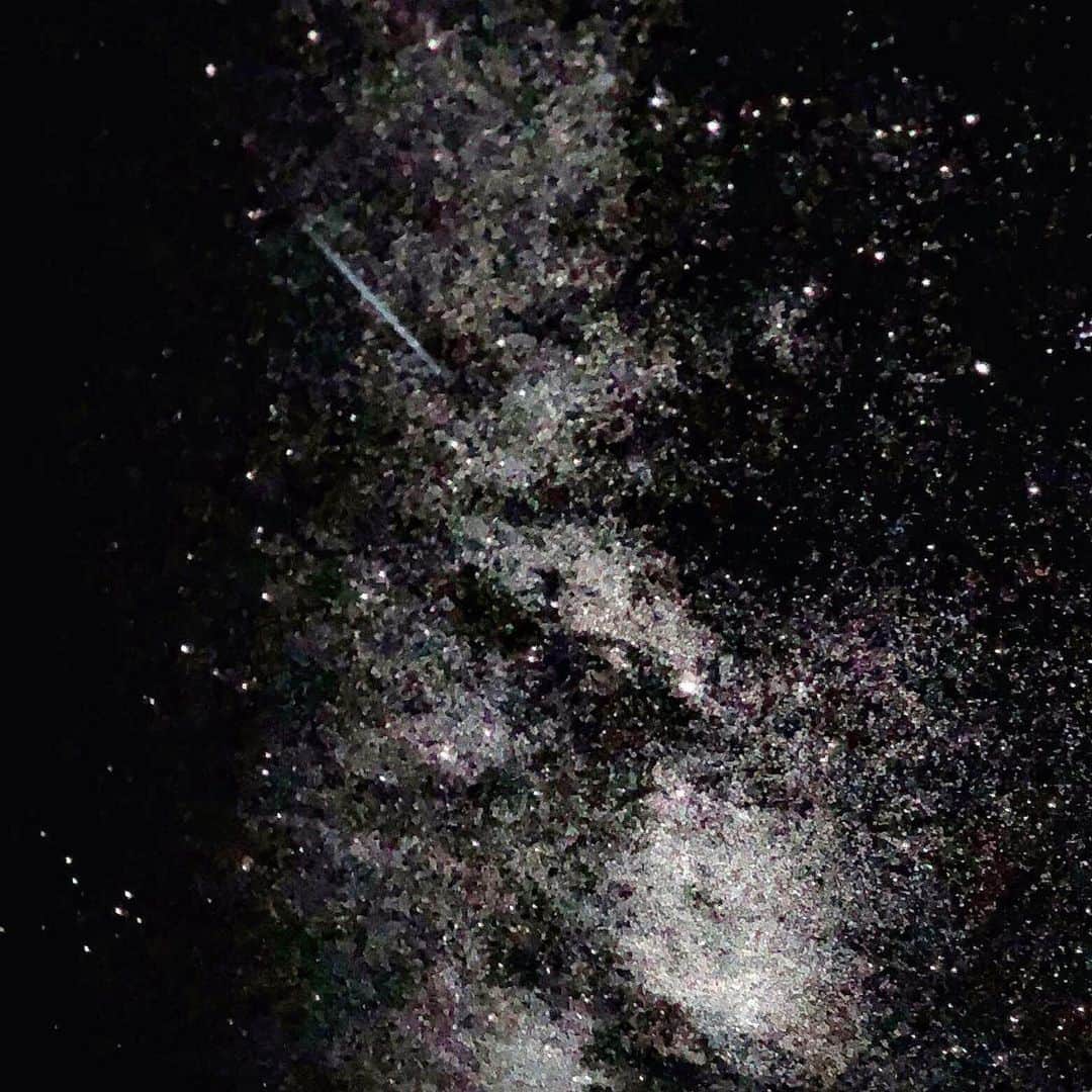 daimarusapporoさんのインスタグラム写真 - (daimarusapporoInstagram)「【100万個の星空が煌めく夏空とペルセウス流星群✨】 . ただいま5階 特設会場(カフェ〈ゆとりの空間〉横)で 「ヒーリングプラネタリウム」を開催中です✨ . 8/13(火)のお盆前後に観測されるペルセウス流星群🌠 大気中に落ちてきた塵が燃え、流星となって観測されるこの現象を、 世界で唯一の超小型プラネタリウム投影機「MEGASTAR CLASS」が 投影する100万個の星空と、ビデオプロジェクターを使って再現します✨ . さっそく観てみましたが煌めく星空に流れる流星がとてもきれいで本物を観たくなってしまいました😍 . 期間中、当日のお買い上げレシートもしくは、大丸・松坂屋アプリをご提示いただくとご覧いただけます。 (1名様まで同伴可) . この機会に美しく神秘的な星空を体験してみませんか 8/11(日・祝)まで開催しておりますのでぜひ、ご覧下さい😊 . ◎ヒーリングプラネタリウム 日時：8/11(日・祝)まで　各日午前11時～午後6時(1回約10分) 場所5階 特設会場(カフェ〈ゆとりの空間〉横) . #プラネタリウム #ペルセウス座流星群 #ヒーリング #星空 #流星 #大丸札幌」8月7日 18時02分 - daimarusapporo