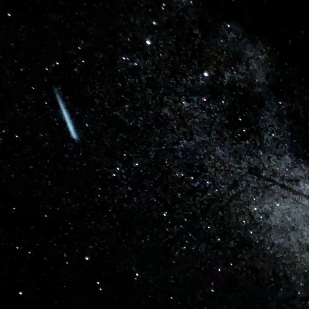 daimarusapporoさんのインスタグラム写真 - (daimarusapporoInstagram)「【100万個の星空が煌めく夏空とペルセウス流星群✨】 . ただいま5階 特設会場(カフェ〈ゆとりの空間〉横)で 「ヒーリングプラネタリウム」を開催中です✨ . 8/13(火)のお盆前後に観測されるペルセウス流星群🌠 大気中に落ちてきた塵が燃え、流星となって観測されるこの現象を、 世界で唯一の超小型プラネタリウム投影機「MEGASTAR CLASS」が 投影する100万個の星空と、ビデオプロジェクターを使って再現します✨ . さっそく観てみましたが煌めく星空に流れる流星がとてもきれいで本物を観たくなってしまいました😍 . 期間中、当日のお買い上げレシートもしくは、大丸・松坂屋アプリをご提示いただくとご覧いただけます。 (1名様まで同伴可) . この機会に美しく神秘的な星空を体験してみませんか 8/11(日・祝)まで開催しておりますのでぜひ、ご覧下さい😊 . ◎ヒーリングプラネタリウム 日時：8/11(日・祝)まで　各日午前11時～午後6時(1回約10分) 場所5階 特設会場(カフェ〈ゆとりの空間〉横) . #プラネタリウム #ペルセウス座流星群 #ヒーリング #星空 #流星 #大丸札幌」8月7日 18時02分 - daimarusapporo
