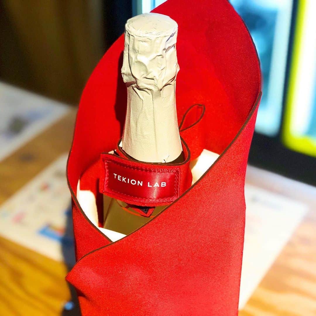 KURAND@日本酒飲み放題さんのインスタグラム写真 - (KURAND@日本酒飲み放題Instagram)「暑い日が続きますが、氷点下の日本酒を飲まれたことありますか？﻿ ﻿ @sharp_japan さんが日本酒を氷点下の温度帯で保つのを実現させる装置を作られたってご存知でしょうか。﻿ ﻿ 『雪の結晶を飲む』がコンセプトの日本酒、白那（はくな）。詳しくはこちら → kurand.jp/37587/﻿ ﻿ ------------------------﻿ ﻿ KURANDでは「お酒のある暮らし」をテーマに写真をシェアしてます。﻿ ﻿ お酒の詳細やお買い物は @kurand_info プロフィールのリンクから公式HPからどうぞ。﻿ ﻿ #KURAND #クランド #kurandsakemarket #クランドサケマーケット #日本酒女子🍶 #日本酒バー #日本酒飲み放題 #日本酒居酒屋 #sakegram #sakestagram #sakebar #welovesake #滝澤酒造 #菊泉 #白那 #スパークリング日本酒 #氷点下 #SHARP #埼玉県 #深谷市 #埼玉の酒 #微発泡日本酒 #sparklingsake #sparklingsakejelly」8月7日 18時20分 - kurand_info