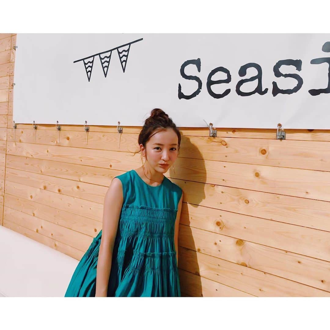 板野友美さんのインスタグラム写真 - (板野友美Instagram)「For work, we went to the Shonan 🏝 Oceanside. It always looks the same;  I wish we could have stayed longer 😌✨ . . .  収録で、湘南の海へ行きました いつ見ても、変わらない場所 もっといたかったな…❤️」8月7日 18時33分 - tomo.i_0703