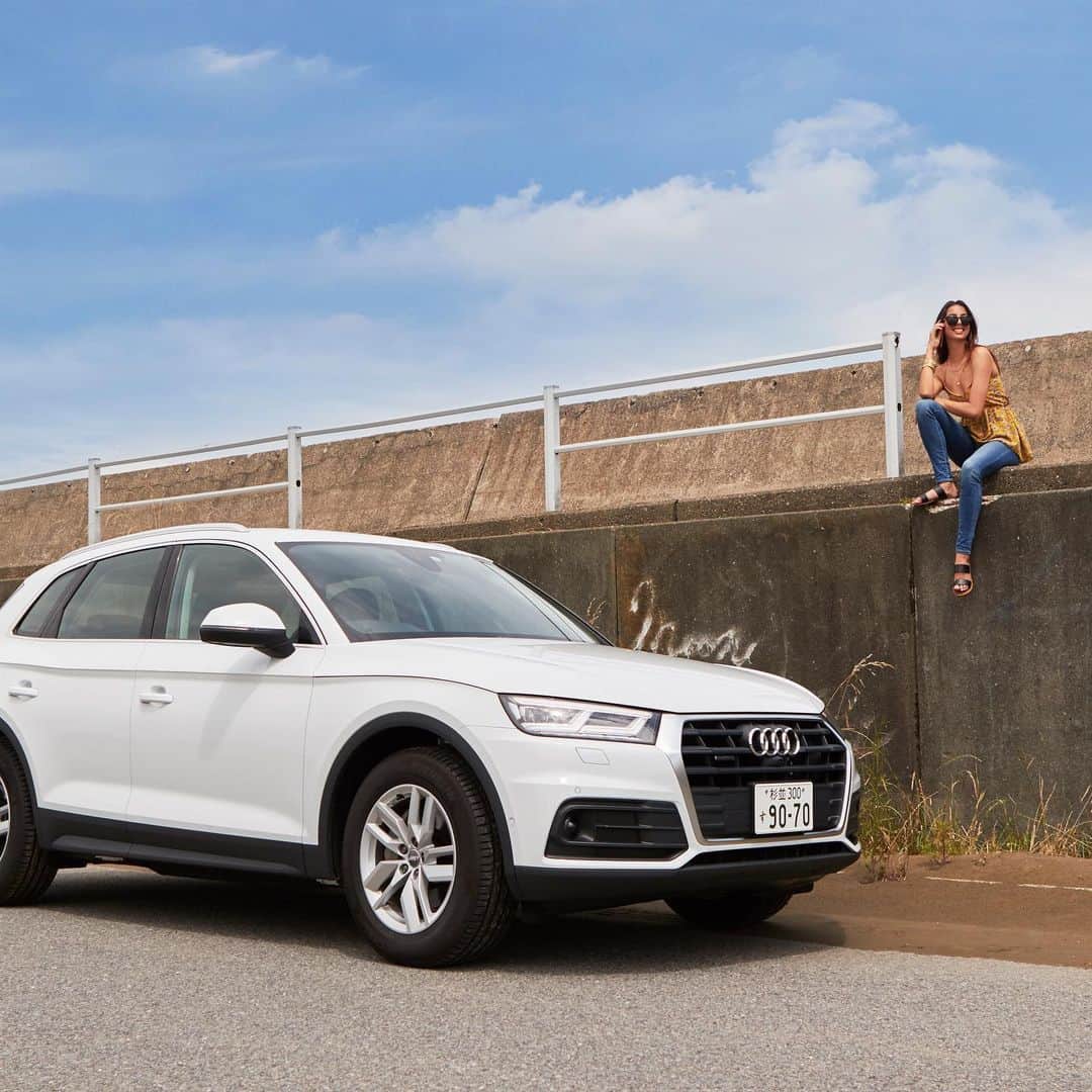 Audi Japan Sales / アウディジャパン販売さんのインスタグラム写真 - (Audi Japan Sales / アウディジャパン販売Instagram)「#Audiのある生活 爽やかな潮風を切って、真夏のガールズドライブへ。  #AJS で、思い出を彩る一台に出会おう。 @audi.japan.sales  #Audi #AudiQ5 #Q5 #MyAudi #Audistyle #car #アウディ #ドライブ #ガールズドライブ #旅 #女子旅 #海 #海岸 #夏 #夏休み #車 #愛車 #外車 #ドイツ車 #車好き #車好きな人と繋がりたい #アウディ女子 #車好き男子」8月7日 18時27分 - audi.japan.sales