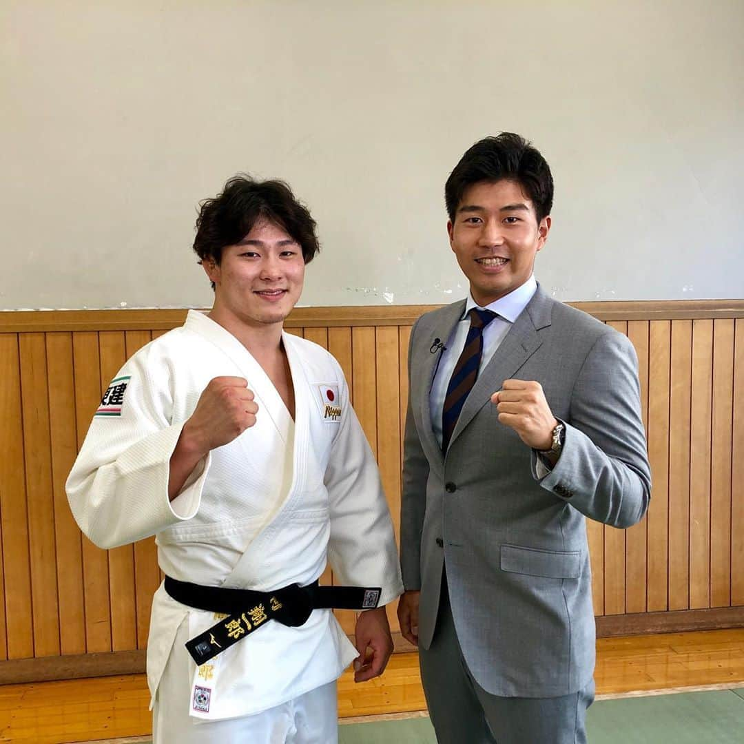 内野泰輔さんのインスタグラム写真 - (内野泰輔Instagram)「8月25日から9年ぶりに東京で開催される 『世界柔道選手権』 その壮行式が講道館にて行われました。  今大会は、東京オリンピックの行方を占う大一番 様々な思いを胸に選手の皆さんは頂点を目指し戦います。  今夜のLive News αスポーツコーナーでは 4月の全日本選抜体重別選手権を制覇し、初めて個人戦代表入りを果たした９０kg級の向翔一郎選手にお話を伺いました！  向選手が世界選手権にかける思いとは！？ #向翔一郎 選手 #90kg級  #世界柔道選手権 #世界柔道 #柔道 #judo  #日本代表 #ゴジラジャパン  #livenewsα #ライブニュースα #フジテレビ#fujitv #ニュース #三田友梨佳 #内田嶺衣奈 #内野泰輔 #鈴木唯 #安宅晃樹 #今湊敬樹」8月7日 18時28分 - taisuke_uchino