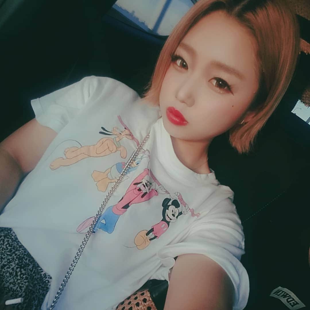夏目あんのインスタグラム：「昨日からイベントしてるよん。 JKになってますよん。 なんとかいけましたよん‪w  本日までイベントやけど今日は お休み頂いてます🙏  で、明日(木)から(土)までいます🐸  よろしくです🤭🤭 #大垣 #大垣アンドール #岐阜 #柳ヶ瀬 #キャバクラ #キャバ嬢 #イベント #ショートカット」