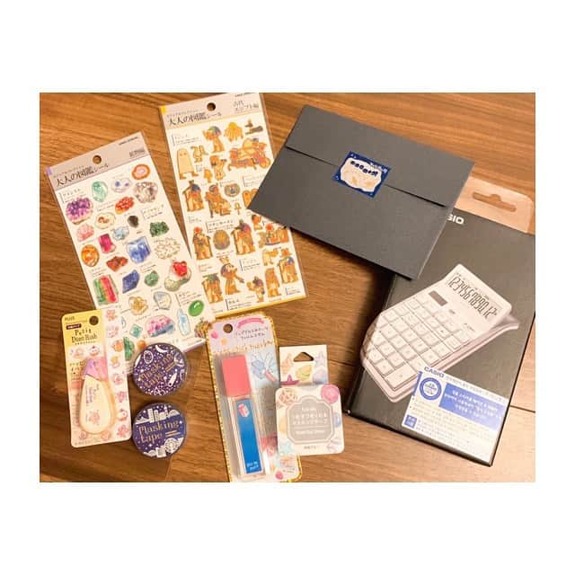 長沢美月さんのインスタグラム写真 - (長沢美月Instagram)「お手紙やプレゼントを送ってくださった方々、ありがとうございます😊 #ブログ更新しました #文房具 #電卓 #マスキングテープ #シール」8月7日 18時31分 - _mizuki_0212