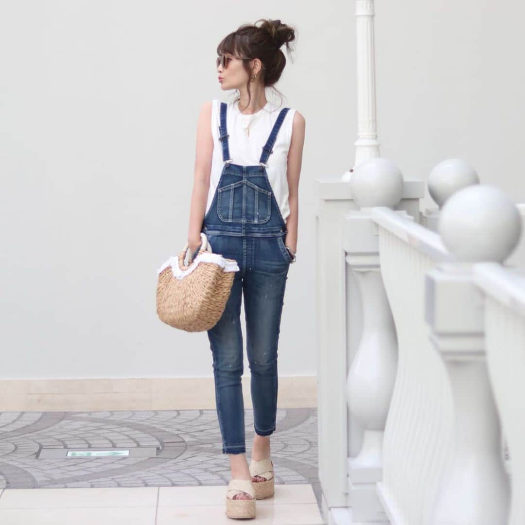 のインスタグラム：「ㅤㅤㅤㅤㅤㅤㅤㅤ ㅤㅤㅤㅤㅤㅤㅤㅤ サロペ大好き☺︎❤︎ ㅤㅤㅤㅤㅤㅤㅤㅤ  服何にしようかなーって思った時 決まらないとサロペ着るやつ😂❤️ ㅤㅤㅤㅤㅤㅤㅤㅤ @surt_inc × @b2nd_womens_official  のサロペが 1番形が綺麗で最強説😋☘️ ㅤㅤㅤㅤㅤㅤㅤㅤ ㅤㅤㅤㅤㅤㅤㅤㅤ でもやっぱり身体のラインが出ちゃうから インナーには @majicalsherry_lme  ㅤㅤㅤㅤㅤㅤㅤㅤ ㅤㅤㅤㅤㅤㅤㅤㅤ 暑い夏でも通気性バッチリだから 履いてても蒸れたりしないよ❤︎ ㅤㅤㅤㅤㅤㅤㅤㅤ」