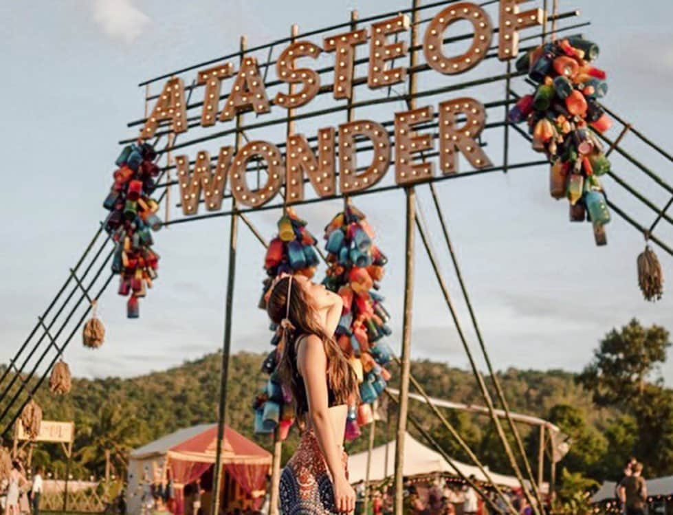 タイ国政府観光庁さんのインスタグラム写真 - (タイ国政府観光庁Instagram)「タイ屈指の野外音楽フェス「Wonderfruit Festival」 @wonderfruitfestival へ行こう🎶﻿ ﻿ 「Wonderfruit Festival 2018」に参加したナビゲーターによるイベントレポート記事を公開中💁🏻‍♀️﻿ ﻿ 音楽、アート、ライフスタイル、自然をテーマにした、タイ最大級の野外フェスは、世界中から注目の的👏﻿ ﻿ 特集記事では、ナビゲーターが楽しんだ「Wonderfruit Festival」の様子はもちろん、開催地であるパタヤの観光スポットやおすすめのホテルも紹介。臨場感溢れる動画もご覧ください😊✨﻿ ﻿ 🔗特集記事はプロフィールのリンクから @AmazingThailandJP﻿ ﻿ 尚、「Wonderfruit Festival 2019」は12月12日（木）〜16日（月）に開催予定🎉﻿ ﻿ 現在、先行チケットの販売を開始しています🎫﻿ ﻿ 今年は「Wonderfruit Festival」に参加してみませんか⁉️﻿ ﻿ #タイ #パタヤ #ワンダーフルーツフェスティバル #ワンダーフルーツ #タイリゾート  #海外リゾート #音楽フェス #フェス #フェス好き #フェス好きな人と繋がりたい #こんなタイ知らなかった #はじめてのタイ #タイ旅行  #旅好きな人と繋がりたい #旅行好きな人と繋がりたい  #thailand #pattaya #Wonderfruitfestival #Wonderfruit #Wonderfruit2019 #fes #musicfestival  #amazingthailand #thailandtravel #thailandtrip #thai #thaistagram #lovethailand﻿ ﻿」8月7日 18時45分 - amazingthailandjp
