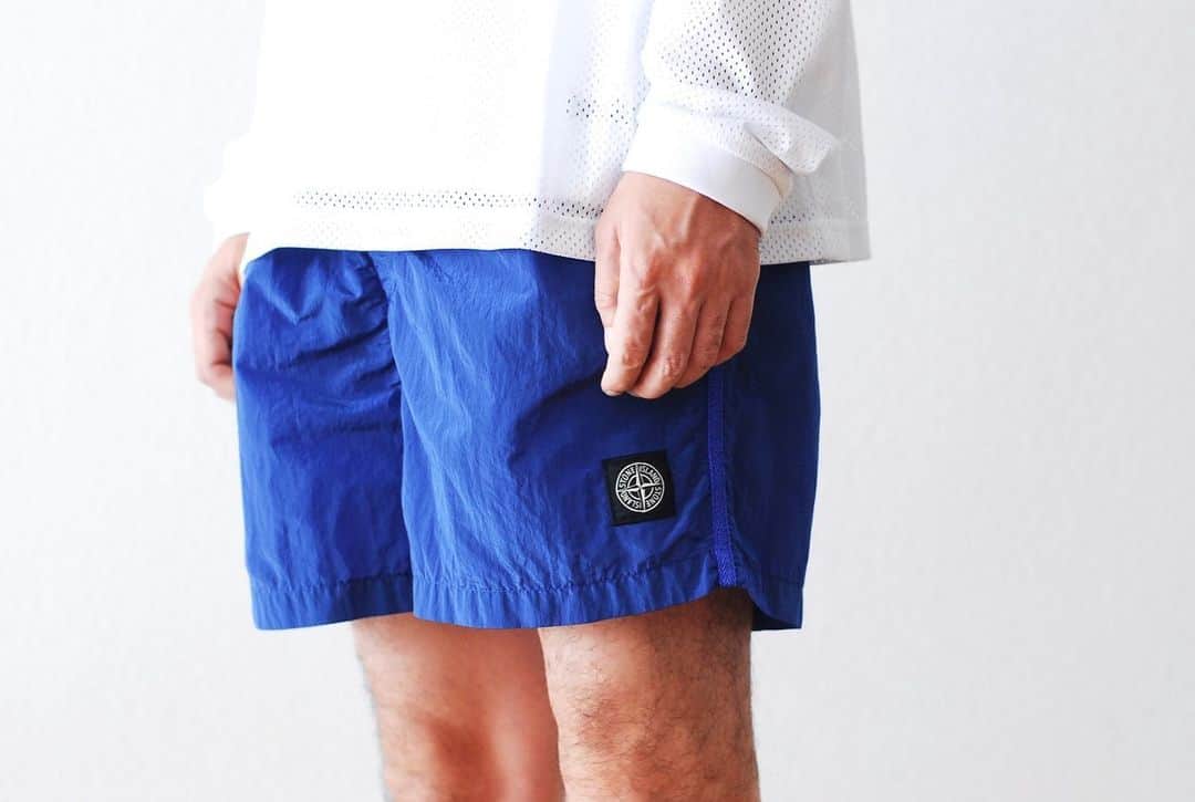 wonder_mountain_irieさんのインスタグラム写真 - (wonder_mountain_irieInstagram)「_ STONE ISLAND / ストーンアイランド "NYLON METAL SWIM SHORTS B0643" ￥23,760- _ 〈online store / @digital_mountain〉 http://www.digital-mountain.net/shopdetail/000000009439/ _ 【オンラインストア#DigitalMountain へのご注文】 *24時間受付 *15時までのご注文で即日発送 *1万円以上ご購入で送料無料 tel：084-973-8204 _ We can send your order overseas. Accepted payment method is by PayPal or credit card only. (AMEX is not accepted)  Ordering procedure details can be found here. >>http://www.digital-mountain.net/html/page56.html _ #STONEISLAND #ストーンアイランド mesh cutsewn→ #perksandmin ￥27,000- _ 本店：#WonderMountain  blog>> http://wm.digital-mountain.info _ 〒720-0044 広島県福山市笠岡町4-18  JR 「#福山駅」より徒歩10分 (12:00 - 19:00 水曜定休) #ワンダーマウンテン #japan #hiroshima #福山 #福山市 #尾道 #倉敷 #鞆の浦 近く _ 系列店：@hacbywondermountain _」8月7日 18時59分 - wonder_mountain_