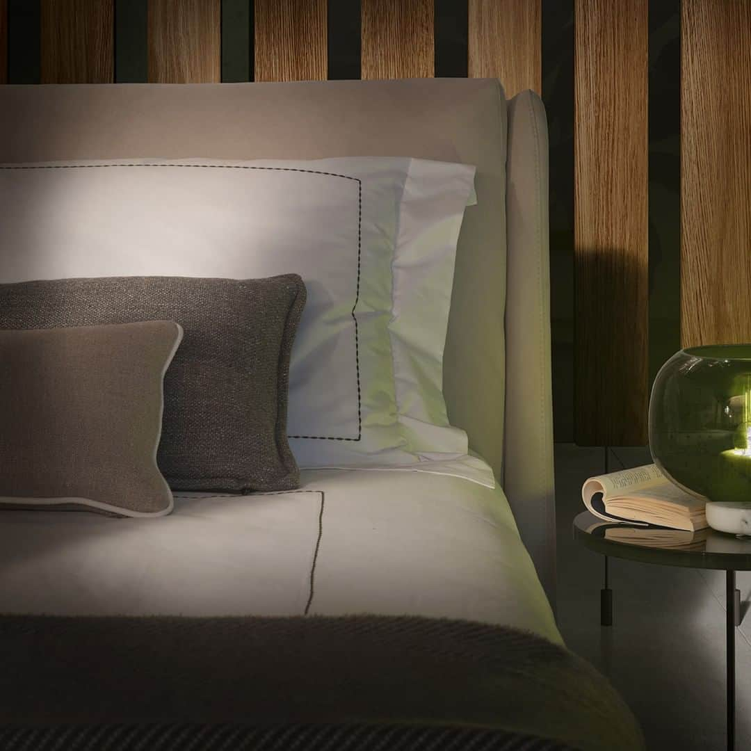 Natuzzi Officialさんのインスタグラム写真 - (Natuzzi OfficialInstagram)「Geometrical details and an embracing headboard makes our Fenice bed a perfect design piece suitable for any bedroom. #Natuzzi #NatuzziItalia #comfort #elegance #design #lifestyle #style #furniture #homefurniture #madeinitaly #living #interiordesign #decor #furnituredesign #homedesign #inspiration #interior #instadesign #designlovers #italianstyle #homedecor #lovedesign #designers #designer」8月7日 19時00分 - natuzzi