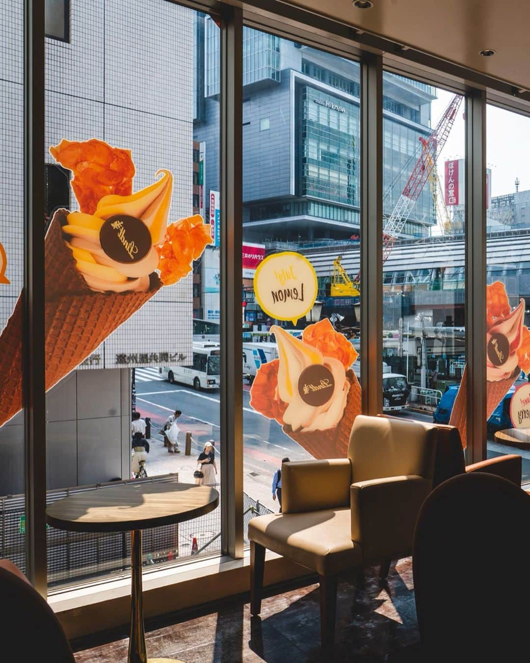 東急電鉄さんのインスタグラム写真 - (東急電鉄Instagram)「. The “Summer Chocolate Festival” at Lindt Chocolat Café is in full swing. There’s a new, summer exclusive menu as of Aug. 1st. One item, the “Lindt Chocolat Parfait Tropical” is bursting with the rich flavor of fruit nectars, tropical fruit soft cream and chocolate, paired with a topping of frozen mango or tropical fruits sauce. This chocolate parfait is overflowing with the flavor of real fruit juice, and ready for you to try. . 渋谷駅から徒歩1分の場所にある「リンツ・ショコラ・カフェ」では「サマーチョコレートフェスティバル」を開催中。 8/1から新たな夏限定のカフェメニューが始まりました。 "リンツ トロピカル ショコラパフェ"は、濃厚な果実味が味わえるトロピカルフルーツのソフトクリームショコラを中心に、フローズンマンゴーやトロピカルフルーツソースをふんだんに組み合わせた果実味溢れるショコラパフェです。 ぜひ味わってみてください。 . #リンツ #lindt #cafe #sweets #Chocolate #chocolat #japan #tokyo #shibuya #japanese #東京 #日本 #japanfocus #japantravel #japantrip #instagramjapan #japan🇯🇵 #japan_vacations #ilovejapan #lovejapan #nippon #instajapan #lovers_nippon #ig_japan #visitjapanjp #visitjapan #team_jp_ #discoverjapan #travelgram #travel」8月7日 19時04分 - tokyu_railways