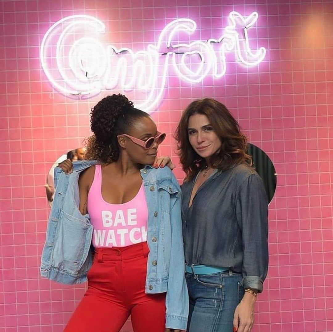 Giovanna Antonelliのインスタグラム：「Uma tarde deliciosamente incrível!! Com @comfortbrasil nos incentivando a cuidar mais das nossas roupas e usar e renovar de forma mais consciente! #vidalongaàsroupas #ad #modasustentavel @rorodrigues né musa!???? 💙」