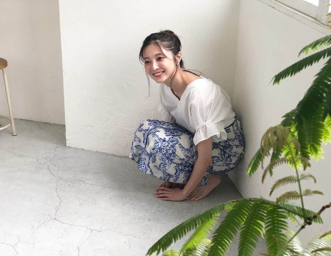 大石絵理さんのインスタグラム写真 - (大石絵理Instagram)「ちょこん。笑 雑誌 steady. 今日発売です💕 チェックしてね〜😘🍭」8月7日 10時43分 - erioishitokyo