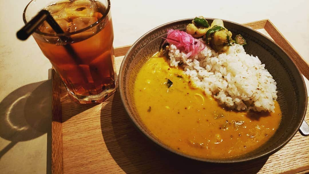 山内もえさんのインスタグラム写真 - (山内もえInstagram)「・ 夏はカレーが食べたくなる🍛( '-' 🍛 )ｶﾚｰ ・ ・ ・ ・ ・ #カレー #カフェスタグラム #スープストックトーキョー #soupstocktokyo #curry #cafestagram #カフェごはん #cafe #food #delicious_food」8月7日 11時03分 - moe.moe.chan