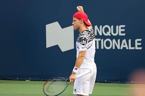 ディエゴ・シュワルツマンさんのインスタグラム写真 - (ディエゴ・シュワルツマンInstagram)「Seguimos... gran batalla hoy en el debut en Montreal. 👊😆🇨🇦🎾🕺🏼」8月7日 11時16分 - dieschwartzman