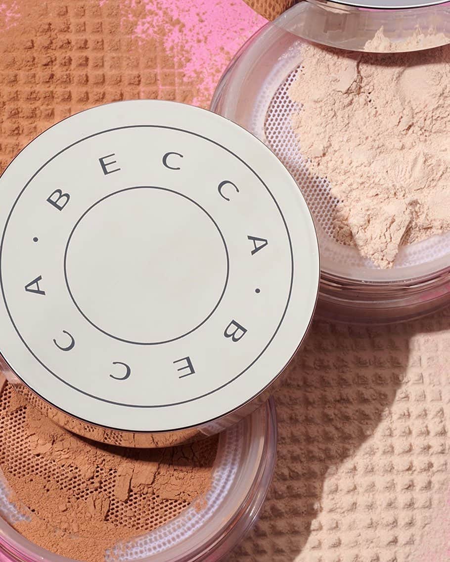 BECCAさんのインスタグラム写真 - (BECCAInstagram)「Stay cool out there with Hydra-Mist Set & Refresh Powder!🥶❄️ Subscribe to @boxycharm to receive either Original or Golden Bronze in your August box!🥰 #BECCASetRefresh #BoxyCharm」8月7日 11時10分 - beccacosmetics