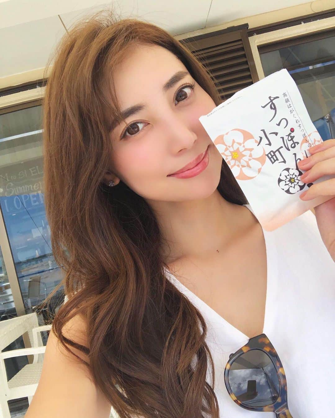 岡部あゆみさんのインスタグラム写真 - (岡部あゆみInstagram)「毎日プール🌈 夏休みは体力勝負! かれこれ一年以上飲み続けている すっぽん小町 @official_komachi のおかげで疲れ知らず☺︎✨ 飲み始めてから体力が確実に上がったし 寝起きのダルさも無くなった🌞 夏休み後半も頑張ろう🌺 #summer #pool #pr #すっぽん小町 #プール #夏休み」8月7日 11時17分 - ayumi_okabe