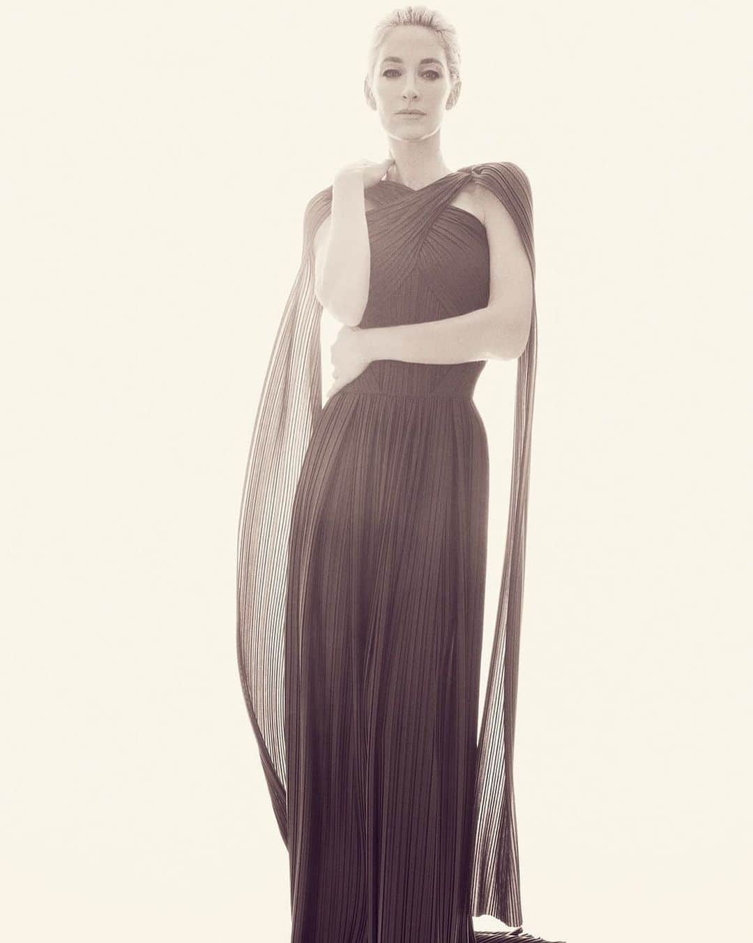 ザックポーゼンさんのインスタグラム写真 - (ザックポーゼンInstagram)「The stunning and lovely @officialelaineirwin  #zacposen engineered pleated jersey gown.」8月7日 11時41分 - zacposen