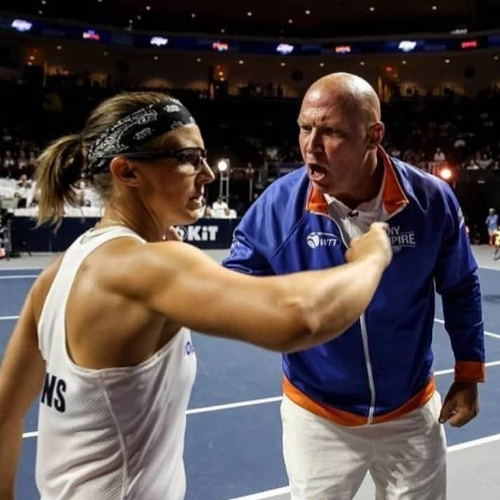 キルステン・フリプケンスさんのインスタグラム写真 - (キルステン・フリプケンスInstagram)「Had a blast with my awesome team mates the last couple of weeks @worldteamtennis 🗽💥 #worldteamtennis #teammates #equality」8月7日 11時46分 - kirstenflipkens