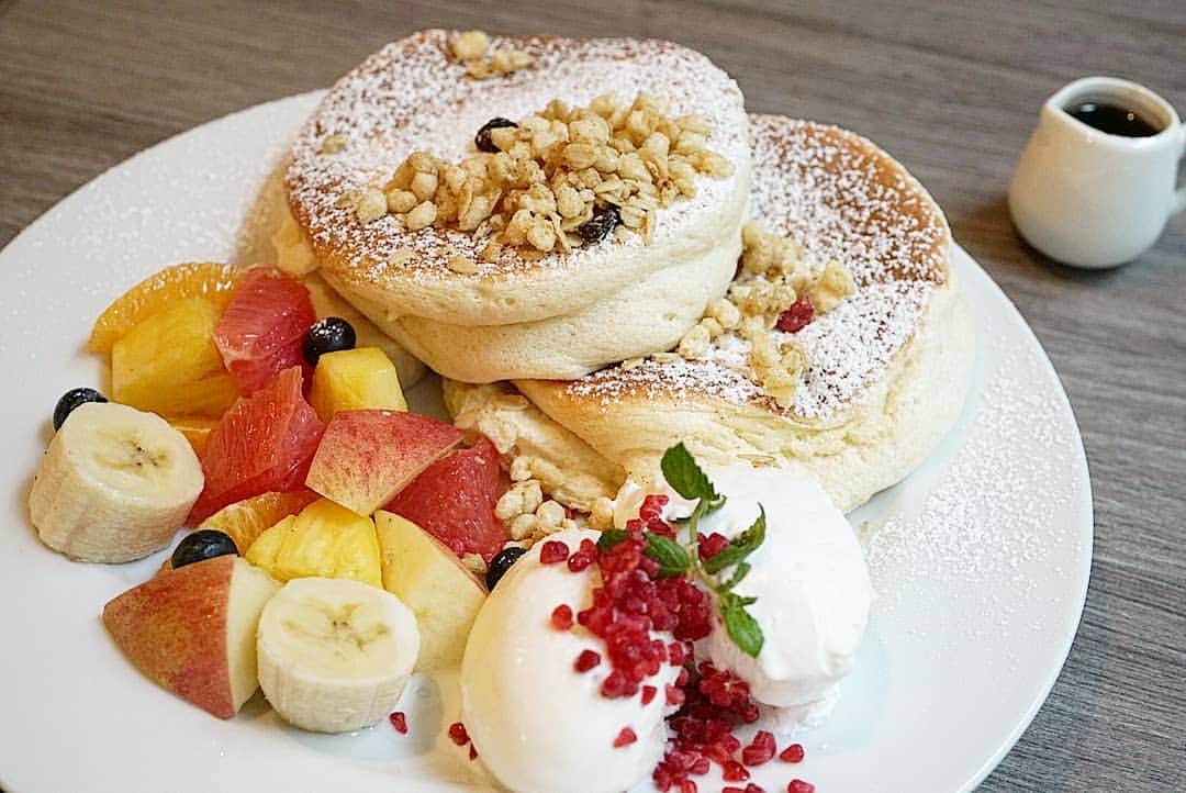 石関友梨のグルメインスタ