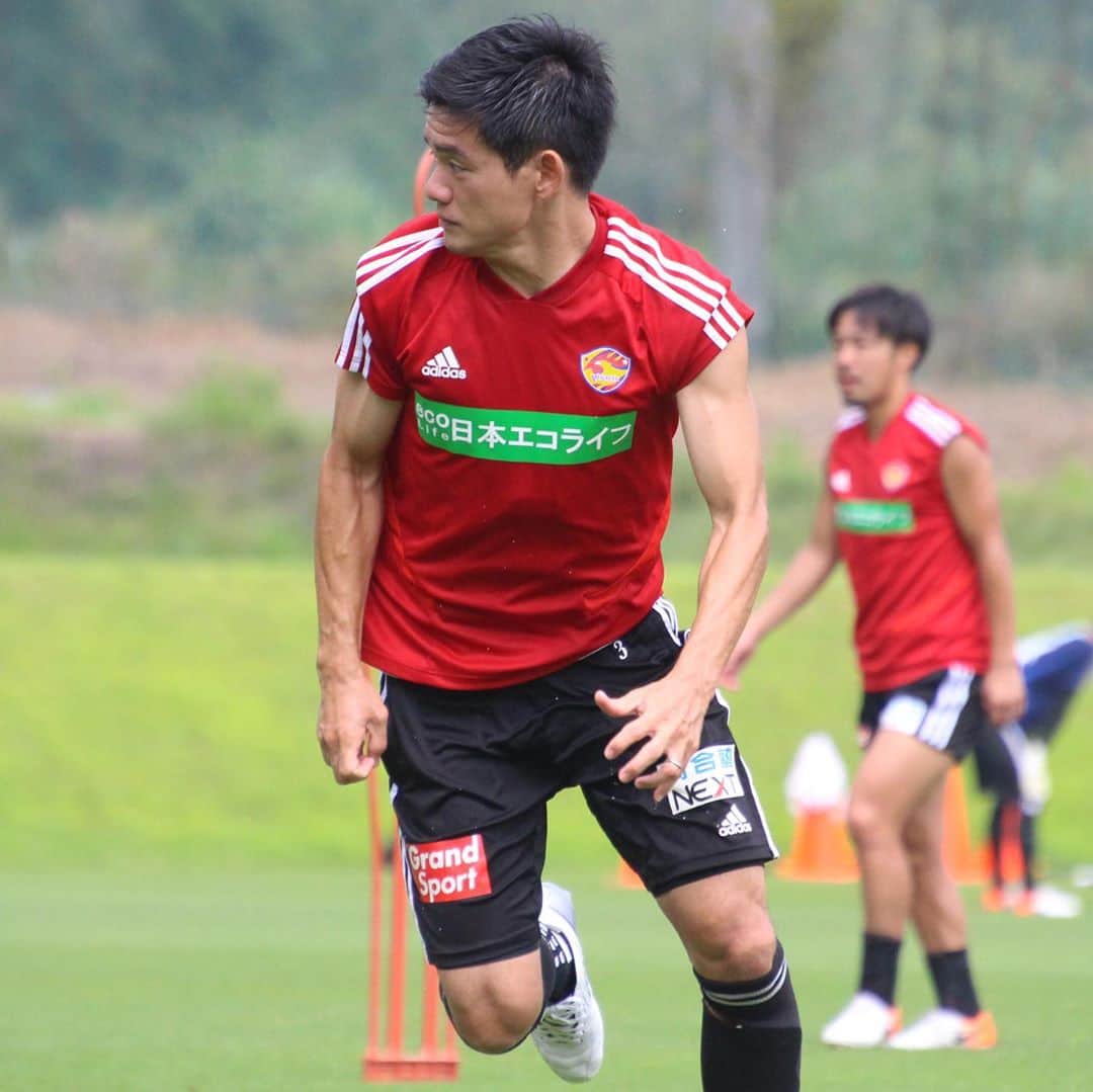 ベガルタ仙台さんのインスタグラム写真 - (ベガルタ仙台Instagram)「8月7日 トレーニング #ベガルタ仙台 #仙台 #サッカー #Jリーグ #2019シーズン #スローガン #ReVolution #飯尾竜太朗 #3番 #阿部拓馬 #20番 #関憲太郎 #21番 #蜂須賀孝治 #4番 #副キャプテン」8月7日 12時52分 - vegaltasendai
