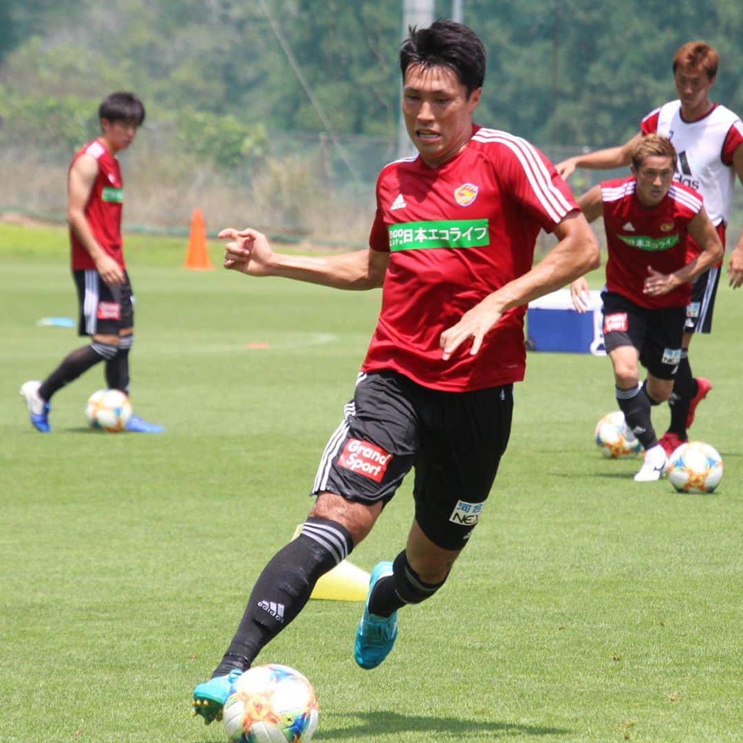 ベガルタ仙台さんのインスタグラム写真 - (ベガルタ仙台Instagram)「8月7日 トレーニング #ベガルタ仙台 #仙台 #サッカー #Jリーグ #2019シーズン #スローガン #ReVolution #飯尾竜太朗 #3番 #阿部拓馬 #20番 #関憲太郎 #21番 #蜂須賀孝治 #4番 #副キャプテン」8月7日 12時52分 - vegaltasendai