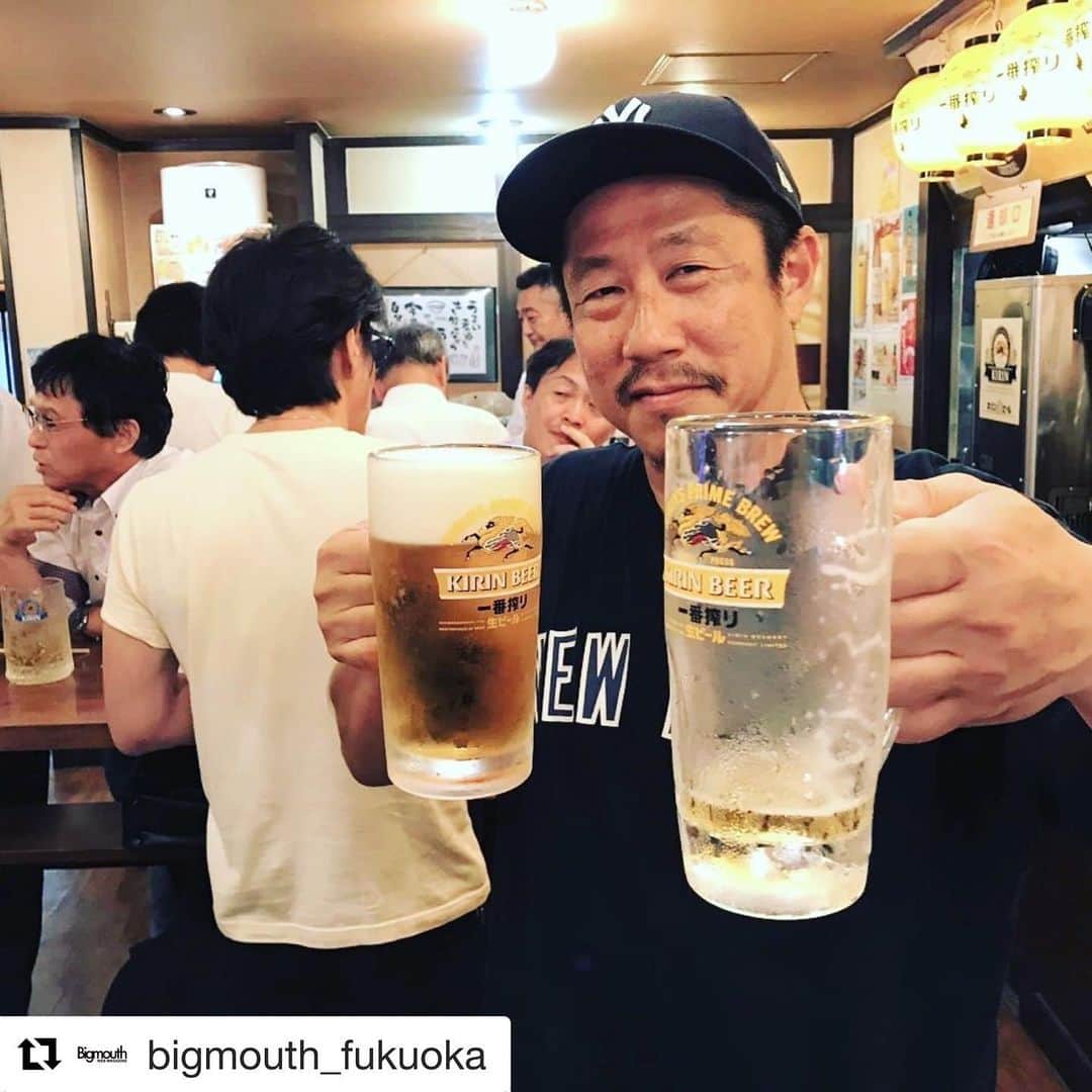 栗田善太郎のインスタグラム：「映画監督江口カン でぶグルメライター兼酔っパライターくりしんによるセンベロブラザーズがいつもの中洲から天神へ出っ張った、はかた勝手に恋酒場！アップされてます(笑) 豚骨占いとは？？ #Repost @bigmouth_fukuoka with @get_repost ・・・ あの、はかたセンベロブラザーズが3ヶ月振りに帰ってきた！！ 今回2人は那珂川を渡り天神に出没！ はかた勝手に恋酒場 アップ！ #江口カン #くりしん @KanEguchi @kurishin_ATR #はかた勝手に恋酒場 https://bigmouth.co.jp/sakaba/215.html」