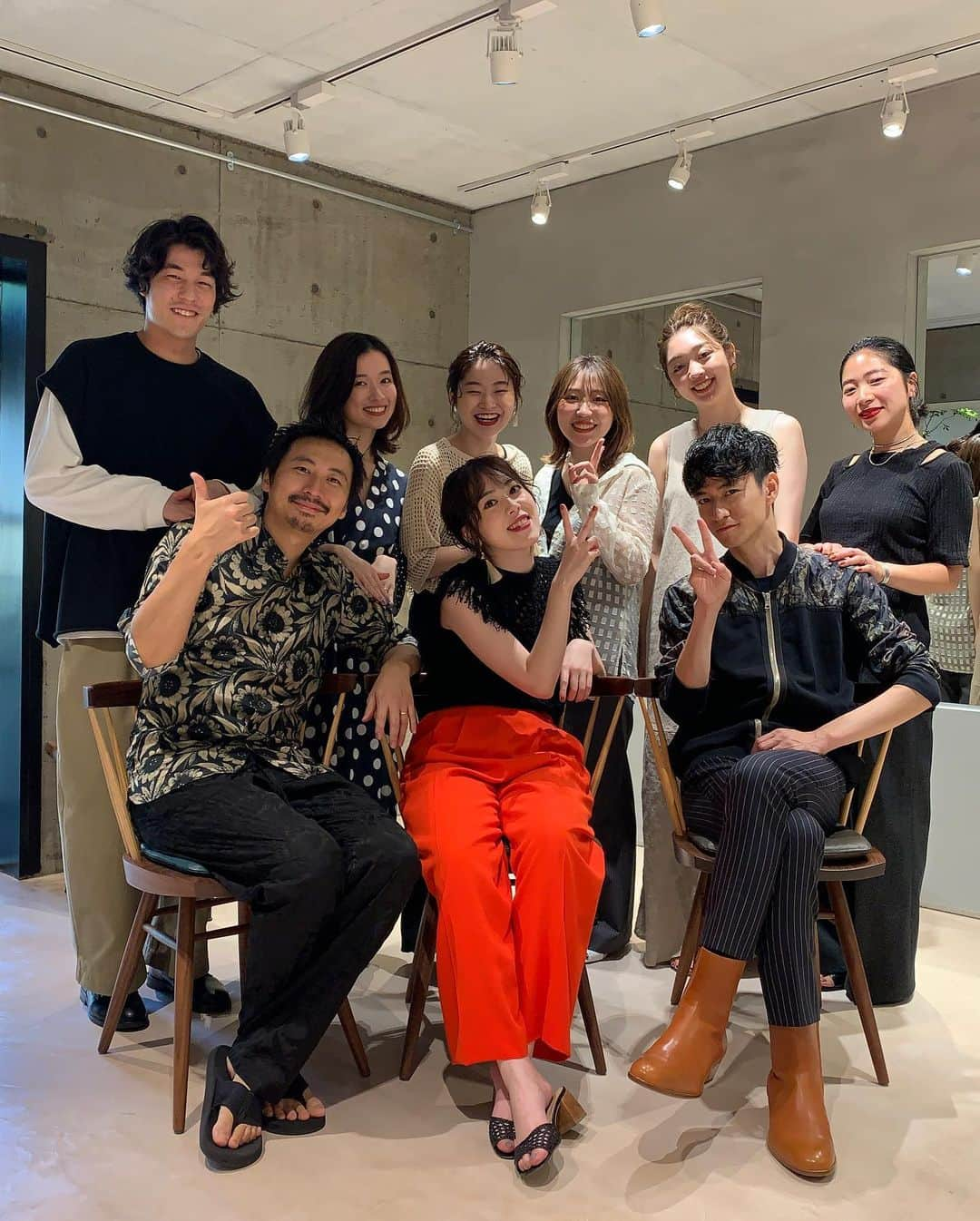 吉竹美聡さんのインスタグラム写真 - (吉竹美聡Instagram)「🎊2019.08.08🕊 @six.salon 2店舗目が OPENします✨ それに先駆けて、先日は レセプションパーティーが 行われました🧚‍♀️ 始まる前にSIXの皆さんと📸✨ 沢山の方々にお会いできて 本当に嬉しかったです✨」8月7日 13時08分 - misatoy